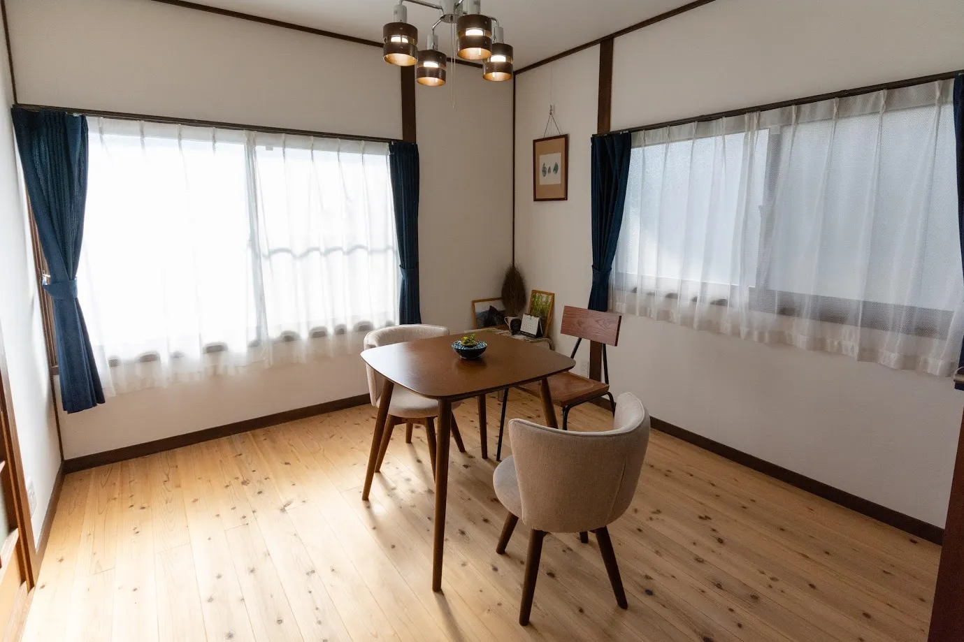 木の温もりを活かした住まいの内観